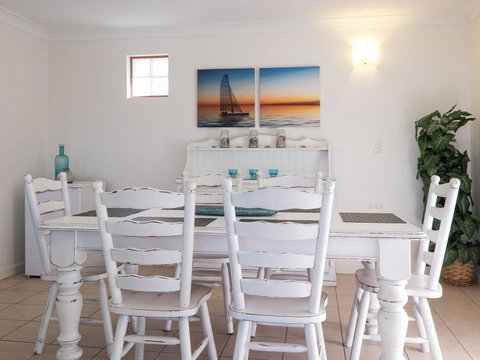 First Point Down By Discover Stradbroke - Accommodation Resorts 11