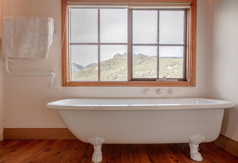 Mountain Seas Lodge - Accommodation Resorts 8