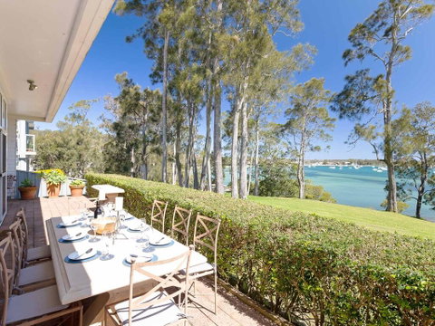 'Corlette Waterfront', 2/44 Danalene Parade - Waterfront Luxury, WIFI, Aircon, Boat Parking - Accommodation Resorts 1