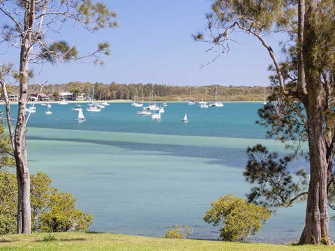 'Corlette Waterfront', 2/44 Danalene Parade - Waterfront Luxury, WIFI, Aircon, Boat Parking - Accommodation Resorts 0