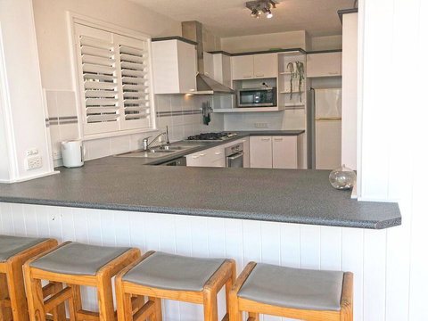 'Mooring One Downstairs', 23 Shoal Bay Rd - Fantastic Ground Floor Duplex With Views, WIFI And Air Conditioning - Accommodation Resorts 2