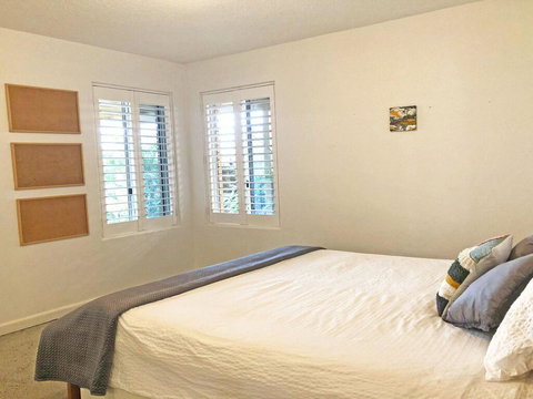 'Mooring One Downstairs', 23 Shoal Bay Rd - Fantastic Ground Floor Duplex With Views, WIFI And Air Conditioning - Accommodation Resorts 3