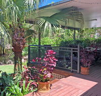 'Sandy Palms' 28 Moorooba Cr - Beautiful Home with Wifi Air-con and Boat Parking - Accommodation Resorts