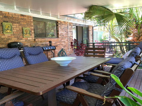 'Sandy Palms' 28 Moorooba Cr - Beautiful Home With Wifi, Air-con And Boat Parking - Accommodation Resorts 2