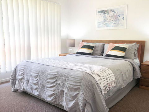 'Sandy Palms' 28 Moorooba Cr - Beautiful Home With Wifi, Air-con And Boat Parking - Accommodation Resorts 1