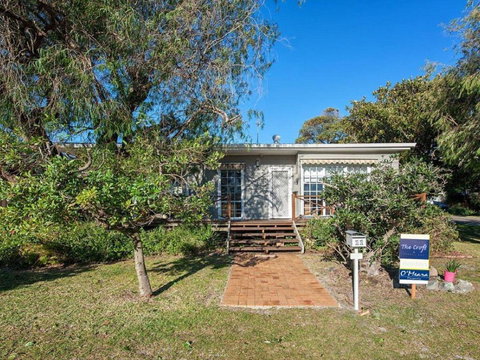'The Croft' 11 Boulder Bay Rd - Cosy Beach House With Aircon & Only 270m To The Beach - Accommodation Resorts 0