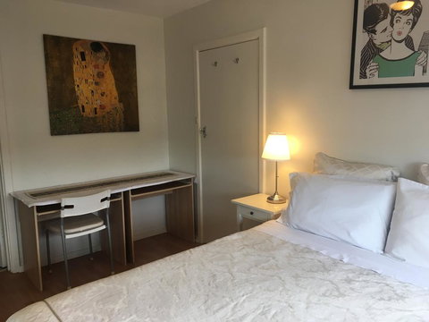 'The Mount' Trendy With City Views - Accommodation Resorts 2