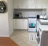 'The Mount' Trendy with City Views - Accommodation Resorts