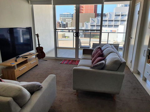 (just Listed) Bolton St 1br 350m Walk To Newcastle Beach +++ Wifi End Eand - Accommodation Resorts 1