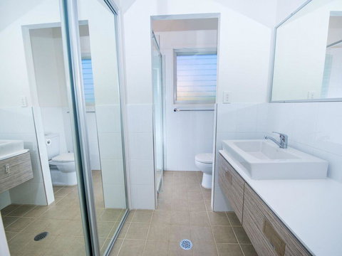 1 'Florida', 5 Lillian Street - 2 Min Walk To Beach, Shops & Restaurants - Accommodation Resorts 1