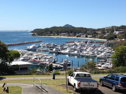 1 'Laman Lodge', 15 Laman Street - Stunning Air Conditioned Unit With Water Views And WIFI - Accommodation Resorts 0