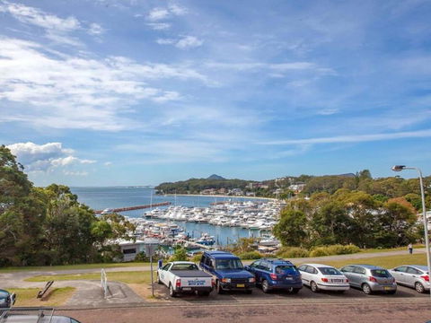 1 'Laman Lodge', 15 Laman Street - Stunning Air Conditioned Unit With Water Views And WIFI - Accommodation Resorts 2
