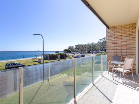 1 'Little Hut', 20 Kurrawa Close - Spectacular Water Views, NBN & Air Conditioned - Accommodation Resorts 0