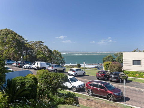 1 'Portofino' 7 Laman Street - Aircon & 1st Level Unit - Accommodation Resorts 0