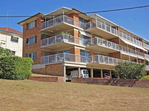 1 'Teramby Court' 104 Magnus Street - In Nelson Bay CBD - Accommodation Resorts 2