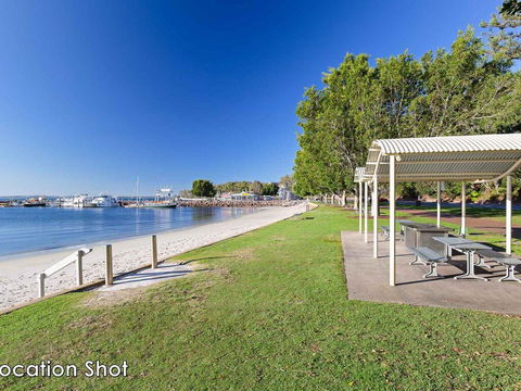1 'Teramby Court' 104 Magnus Street - In Nelson Bay CBD - Accommodation Resorts 3