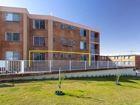 1 'Thurlow Lodge', 6 Thurlow Avenue - Air Conditioned & Pool In The Heart Of Town - Accommodation Resorts 2