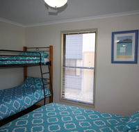 1 Naiad Court - Lowset family home with swimming pool and covered deck. Pet friendly - Accommodation Resorts