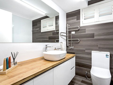10 'Carindale' 19 Dowling St - Ground Floor Unit With WIFI, Foxtel And Linen - Accommodation Resorts 2