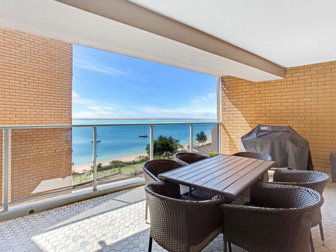 10 'Kiah' 53 Victoria Parade - Waterfront Views, AIRCON And Close To The Marina. - Accommodation Resorts 2