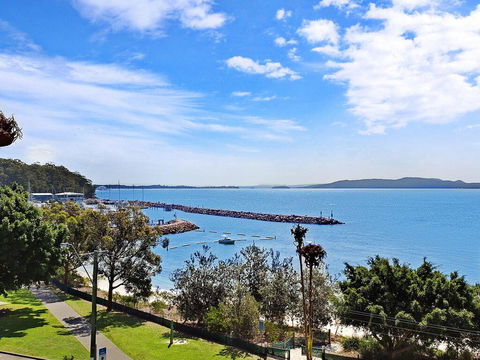 10 'Kiah' 53 Victoria Parade - Waterfront Views, AIRCON And Close To The Marina. - Accommodation Resorts 3