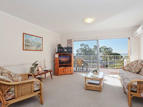 10 'Teramby Court' 104 Magnus Street - In Nelson Bay CBD With Water Views And WIFI - Accommodation Resorts 2