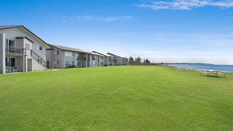 10T Beachfront Apartments - Accommodation Resorts 1