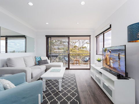 11 'Intrepid' , 3 Intrepid Close - Absolute Beachfront Bliss - Accommodation Resorts 1