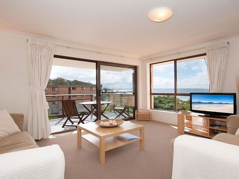 11 'Promenade' 8 Intrepid Close - Air Conditioned Unit With Beautiful Water Views - Accommodation Resorts 3