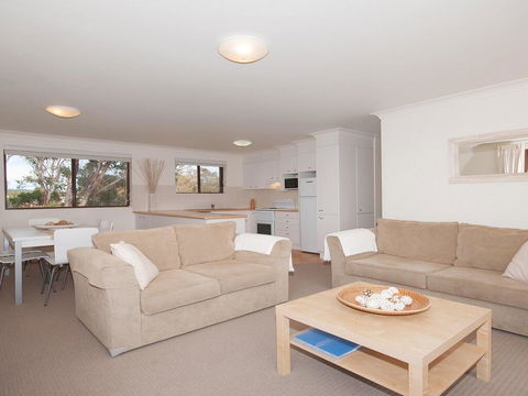 11 'Promenade' 8 Intrepid Close - Air Conditioned Unit With Beautiful Water Views - Accommodation Resorts 2