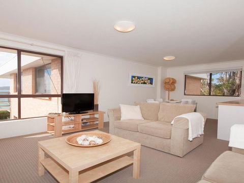 11 'Promenade' 8 Intrepid Close - Air Conditioned Unit With Beautiful Water Views - Accommodation Resorts 1