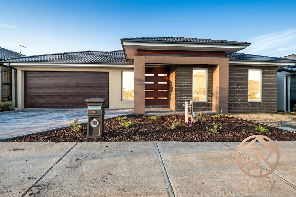 Wollert VIC Accommodation Resorts