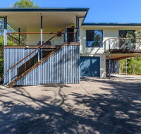 12 Ibis Court - Highset beach house with natural bushland gardens and covered decks - Accommodation Resorts