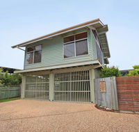 18 Northbeach Place Mudjimba Beach - Pet Friendly Linen Included WIFI - Accommodation Resorts
