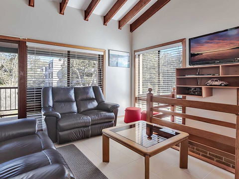 2 'Plattens' 15 Kurrawa Close - Great Duplex So Close To The Water - Accommodation Resorts 2