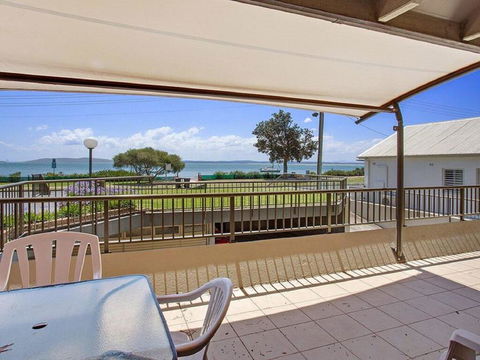2 'Yachtsman Rest', 37 Victoria Parade - Foxtel, Aircon, Waterviews - Accommodation Resorts 0