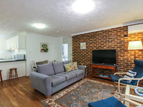2 Bedroom St Lucia Apartment Close To UQ And CityCat - Accommodation Resorts 0