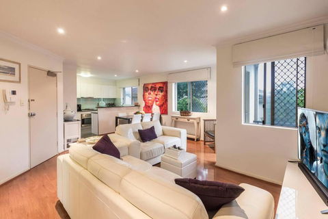 2 Bedroom With Parking & AC Close To Beach & City - Accommodation Resorts 0