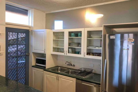 2 Bedroom, SHORT Walk To CBD,BEACH And DARBY ST - Accommodation Resorts 2