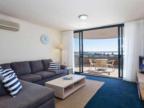 211 'The Landmark', 61B Dowling Street - Resort Style Holiday With Pool, Games Room & Restaurant - Accommodation Resorts 3