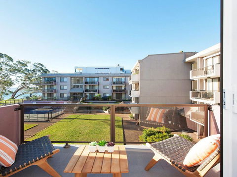 24 'The Poplars', 34 Magnus Street - Views, Aircon, WIFI, Netflix & Pool - Accommodation Resorts 2