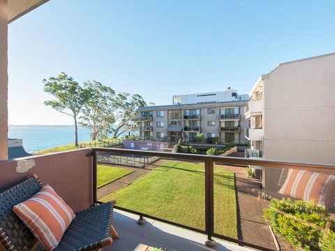 24 'The Poplars', 34 Magnus Street - Views, Aircon, WIFI, Netflix & Pool - Accommodation Resorts 0