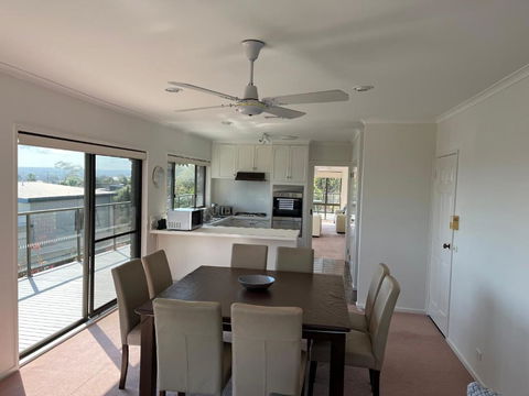 BEAUTIFUL BAY VIEWS - Accommodation Resorts 4