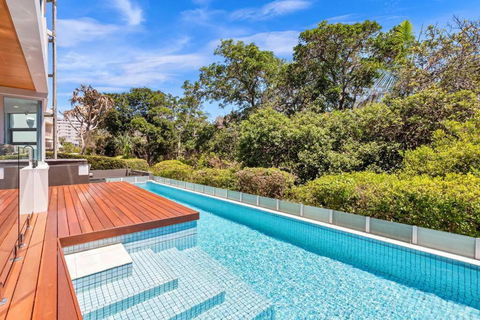 BEACH01- Mooloolaba Beachfront Apartment With Private Pool - Accommodation Resorts 2
