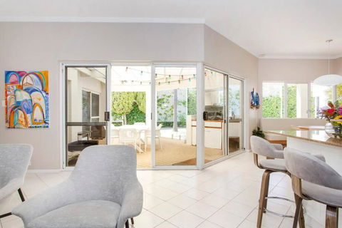 City Beach Coastal Family Home With Pool & Sauna - Accommodation Resorts 2