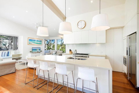 Designer Haven, Pool, Walk To Beach - Accommodation Resorts 1