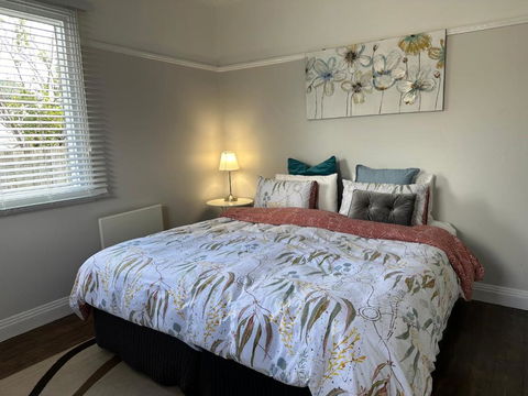 Daisy Cottage On Duke 2BR - Accommodation Resorts 3