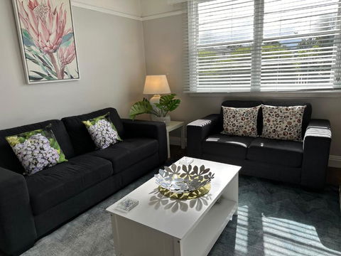 Daisy Cottage On Duke 2BR - Accommodation Resorts 4