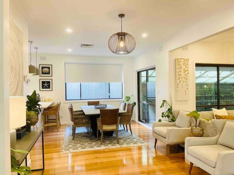 D132 Well Keep Secret Lake Home - Accommodation Resorts 2