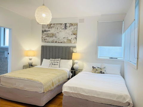 D132 Well Keep Secret Lake Home - Accommodation Resorts 4